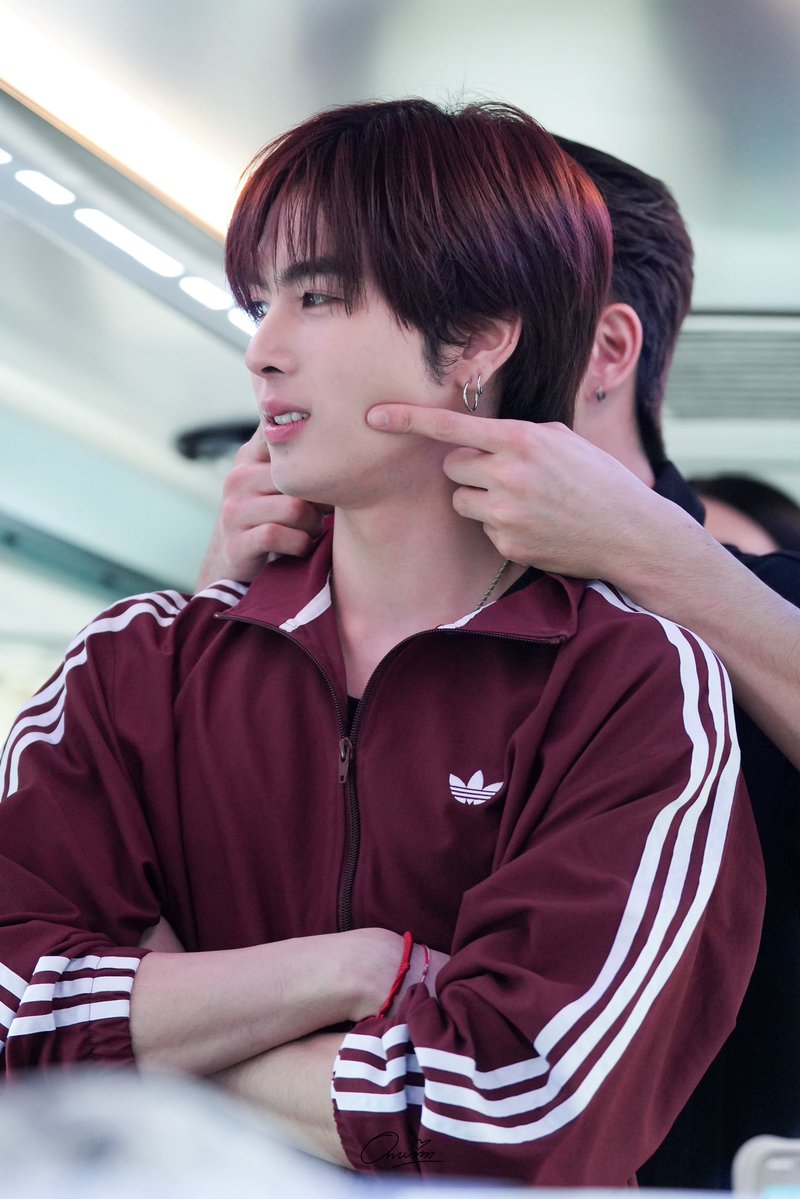 ornvim's tweet photo. คนที่รักตาต้าที่สุด อยู่ตรงนี้ 🤟🏻🤫

PERTHSANTA PEAK ROMANCE
#UltimateBrewcationxPS
#DaoCoffeeXPerthSanta https://t.co/7WNzn5ekWq