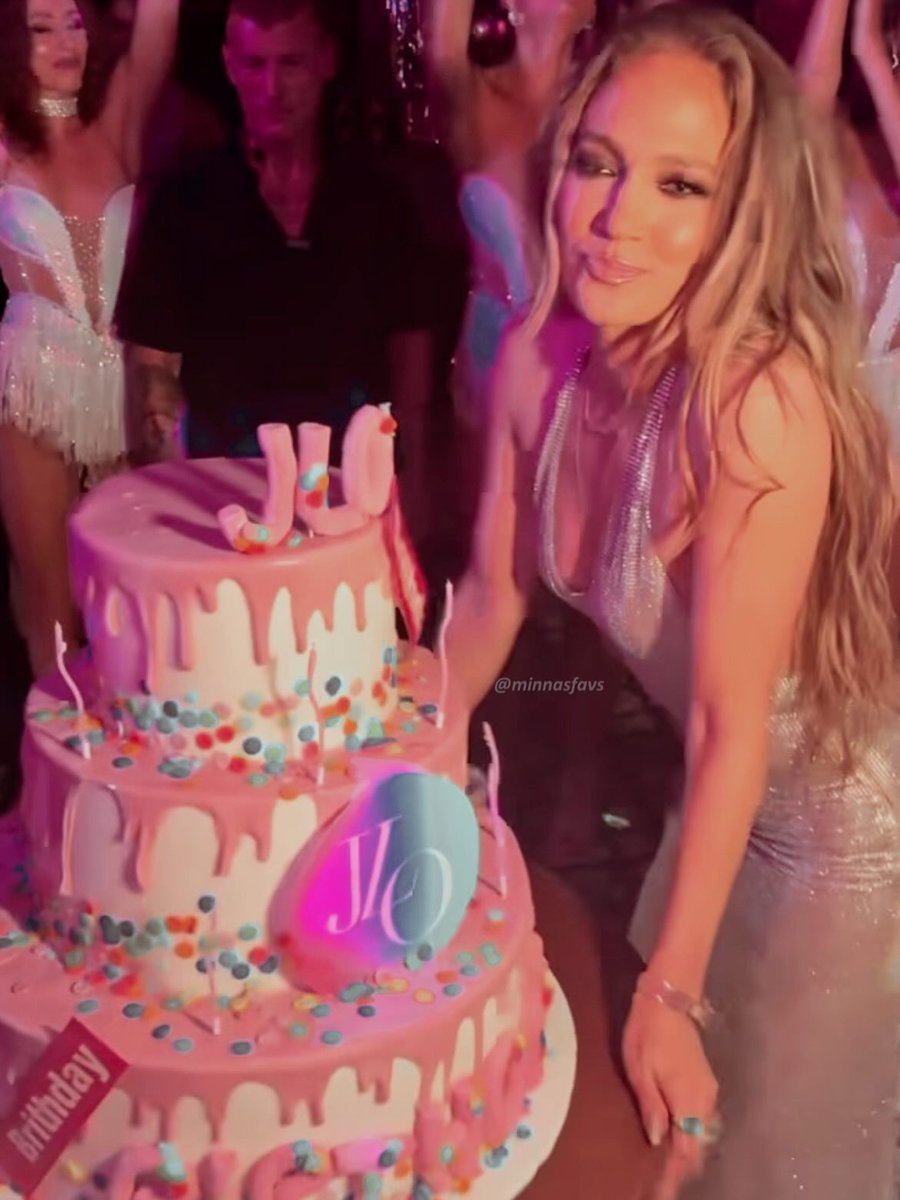 sikhumza's tweet photo. Happy birthday, JLo! I love you and hope you have the best day! https://t.co/xjVQKVu2Gn