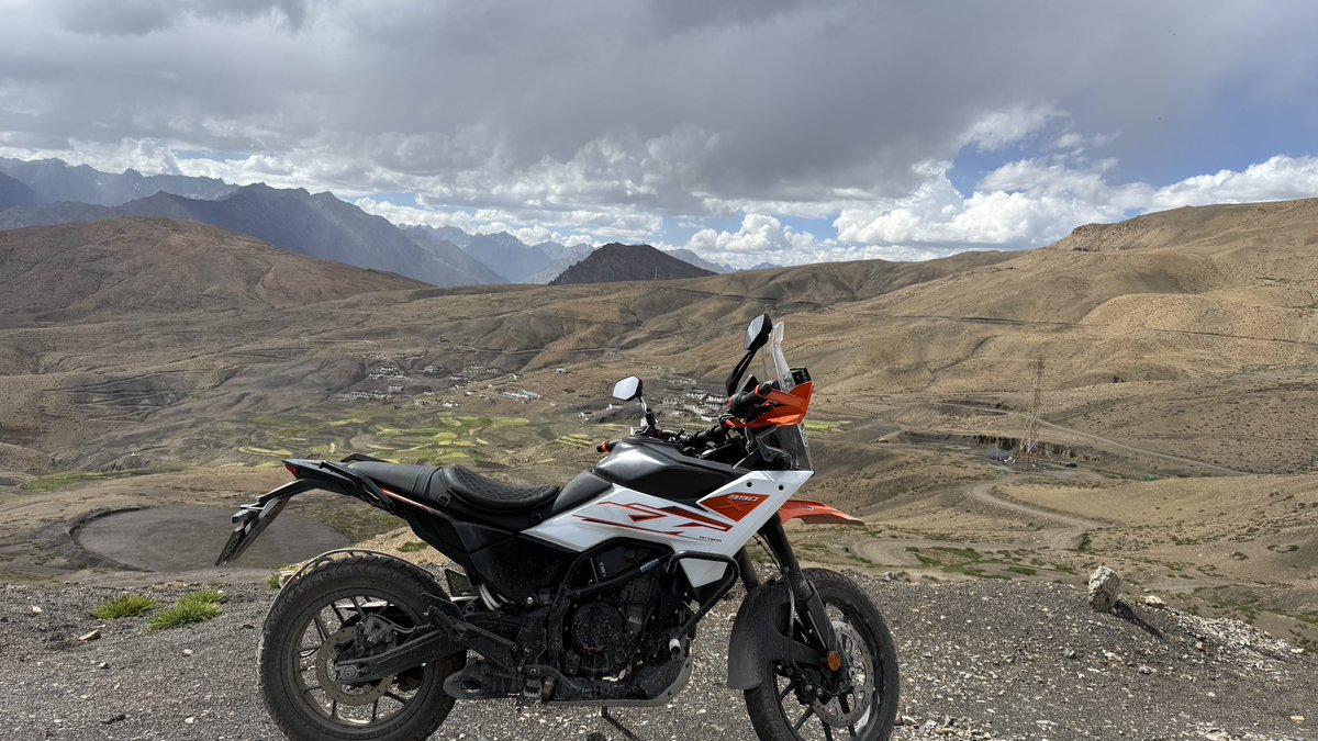 Jsharma03's tweet photo. Every way is possible with KTM Adventure 🤝🔥 https://t.co/2Vi4cdqfC7
