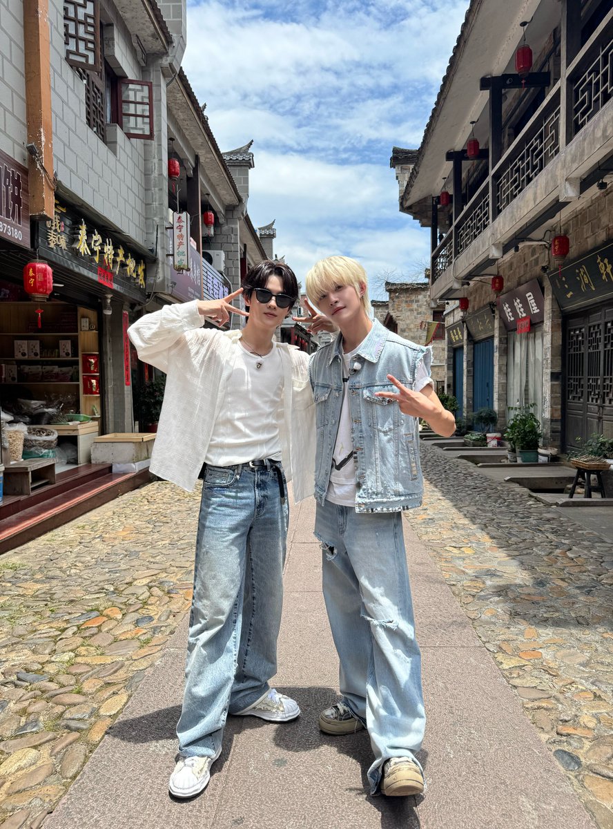 WayV_official's tweet photo. 📺오늘 밤 9시 채널S·E채널 ‘끝까지 간다 독박투어’에 #쿤 #양양 이 출연합니다.
웨이즈니의 많은 관심과 사랑 부탁드립니다💚

#KUN #钱锟
#YANGYANG #扬扬
#WayV #威神V https://t.co/0Z709JUQeM