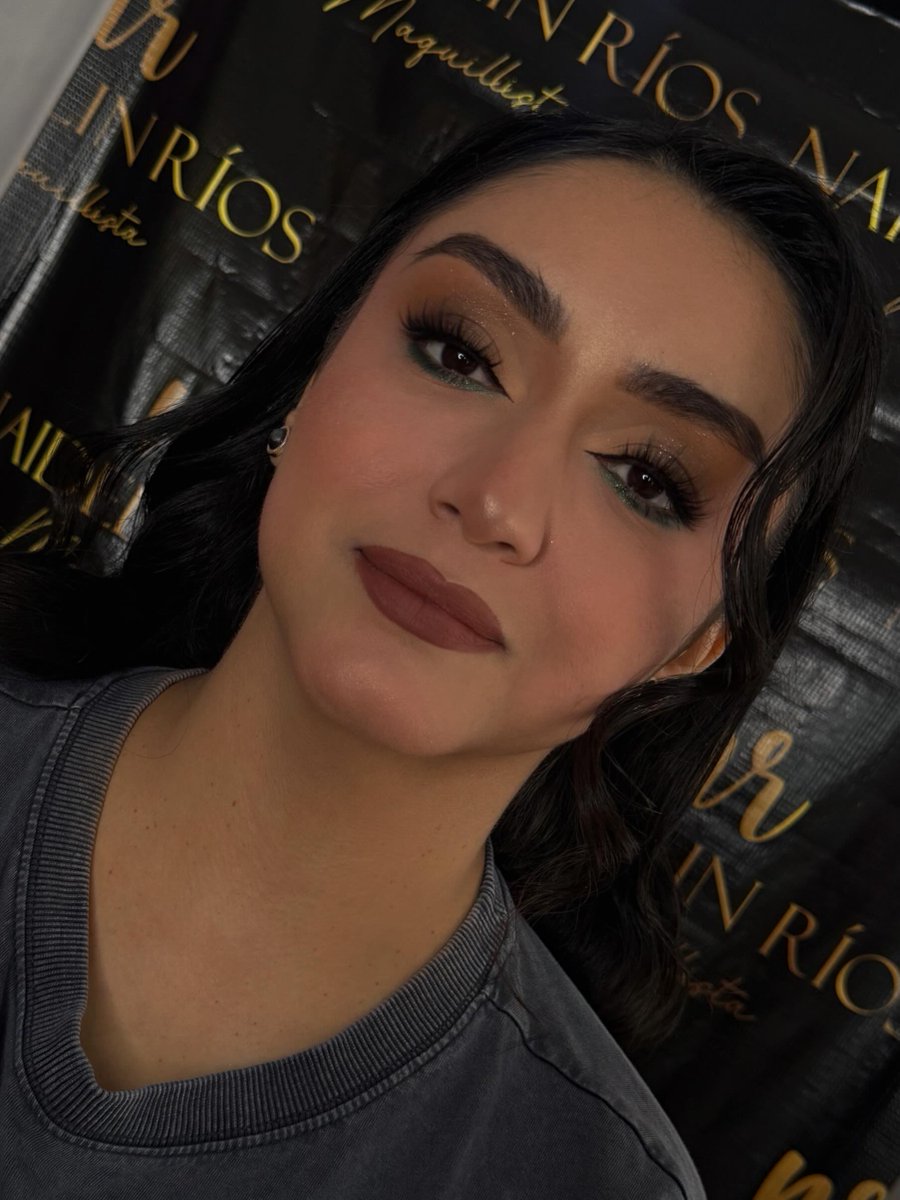 wagnerx71's tweet photo. Nuestra bella clienta de Alemania. Siempre es un placer atenderlas. Gracias por su preferencia. Hair: @lupitasilva3646 https://t.co/R7szqcXZBH