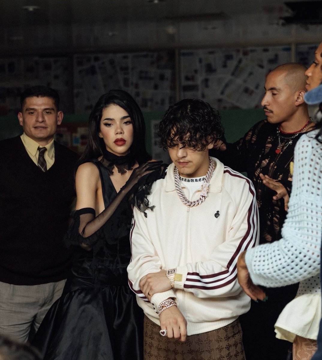 KeniaOsInfo_'s tweet photo. “Malas Mañas” de Kenia Os y Xavi ha superado los 950 MIL streams en Tiempo real. https://t.co/NYXoOVj8VP