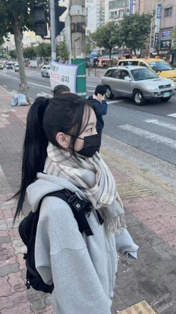 AgusGalvan2000's tweet photo. 今日はまた大胆にワープしたね！
今作唯一の癒しだった赤ちゃん明もメンコ遊びするし環は年頃のお嬢さんに、みつさんはお墓に…。
そんな中、少しも老けないりんと直美は美魔女なの？エルフなの？？ https://t.co/w5Z09VqVJQ