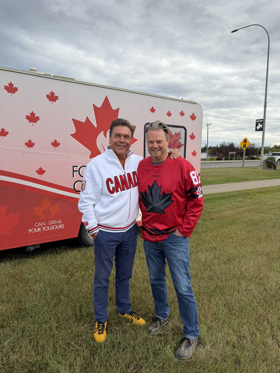 LukaszukAB's tweet photo. The #ForeverCanadian movement engages more than 18,000 volunteers, who are devoting their talents, time and resources to Canada’s unity. It’s an exhausting task, but Canada will emerge as a stronger and more resilient country at the end of this painful process.
#ableg #cdnpol https://t.co/8fuBZgd0OS