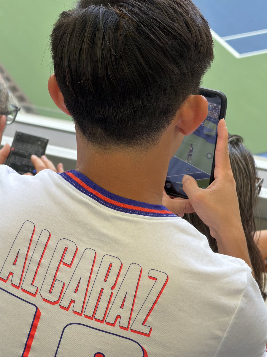 tennisfangirll's tweet photo. uso day 1 https://t.co/kNdS4jBBGN