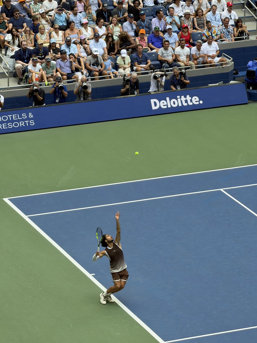 tennisfangirll's tweet photo. uso day 1 https://t.co/kNdS4jBBGN