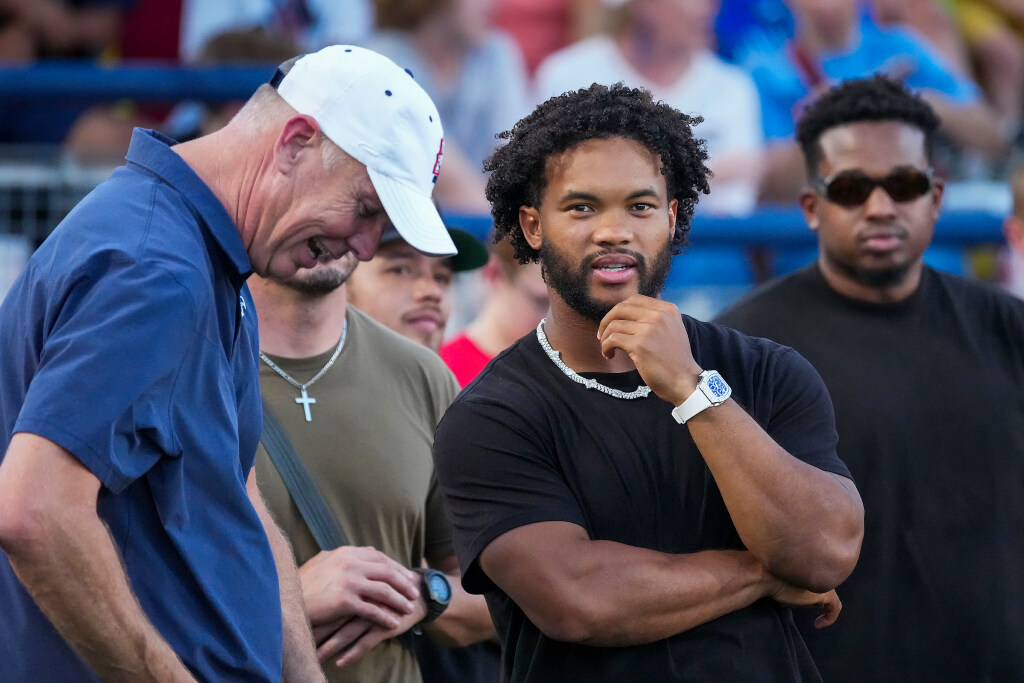 SportsDayHS's tweet photo. A #TXHSFB legend was in the house at Eagle Stadium to watch a dominant performance 👀 See photos of Allen's statement win over DeSoto 🏈

📸: Smiley N. Pool / Staff Photographer

Full gallery and coverage here: https://t.co/5yYvyHi9IL https://t.co/qA34J7cJ6o