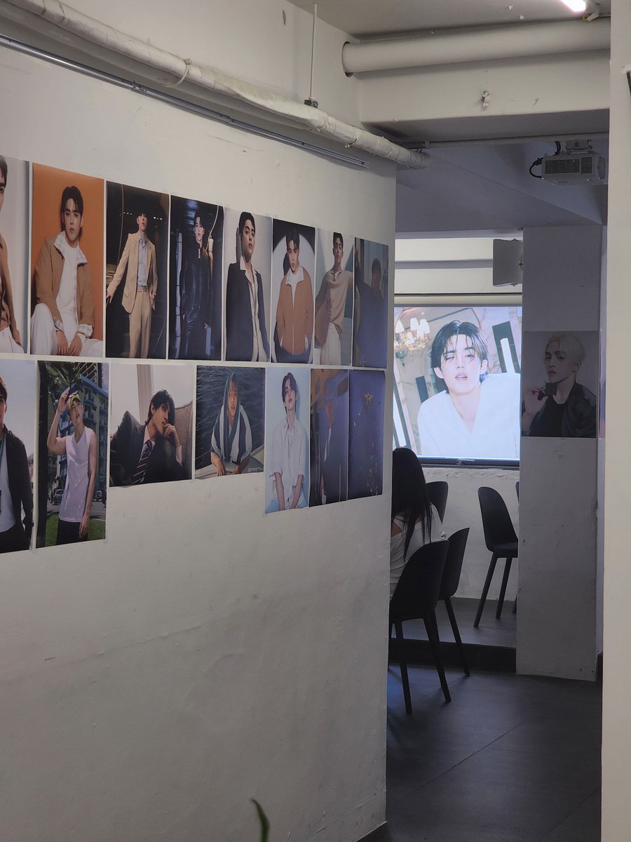 SVTHIGHSCHOOL's tweet photo. 앗! 승철선배!! 캐럿무서운줄 모르네여🤭
#애정조특별전 #95zArchive #CAFE2734 https://t.co/Jn0FhD5q6J