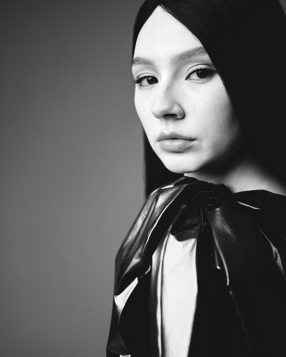 SaxTico_s's tweet photo. AY YOLA x Harper’s BAZAAR Kazakhstan

Producer: @kerimov199
Hairstyle: @_dashakryukova_
Makeup: @grinovmakeup
Photo: @maximtarakanoph
Stylist: @angelia_gal
Assistant stylist: @tolkunovap https://t.co/gRzRbyagpJ