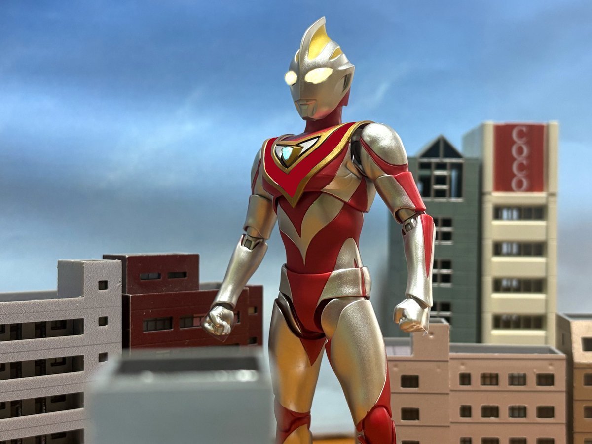 masare1993's tweet photo. 「光を掴め！」
#ウルトラマンガイア28周年
#フィギュアーツ撮影部
#ウルトラアーツ
#オモ写 https://t.co/jIlswEVonr