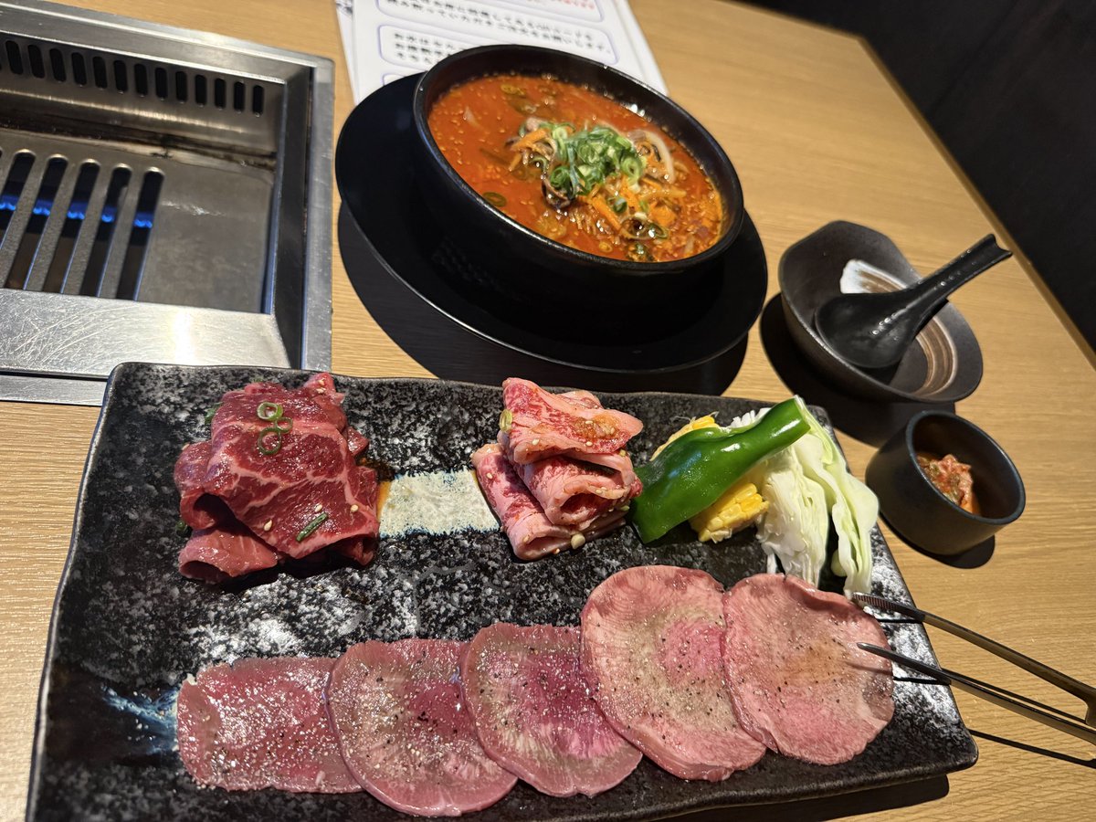 SooNoo117's tweet photo. 人生初の
ひとり焼肉開始🥩🔥 https://t.co/L5se14oxFv
