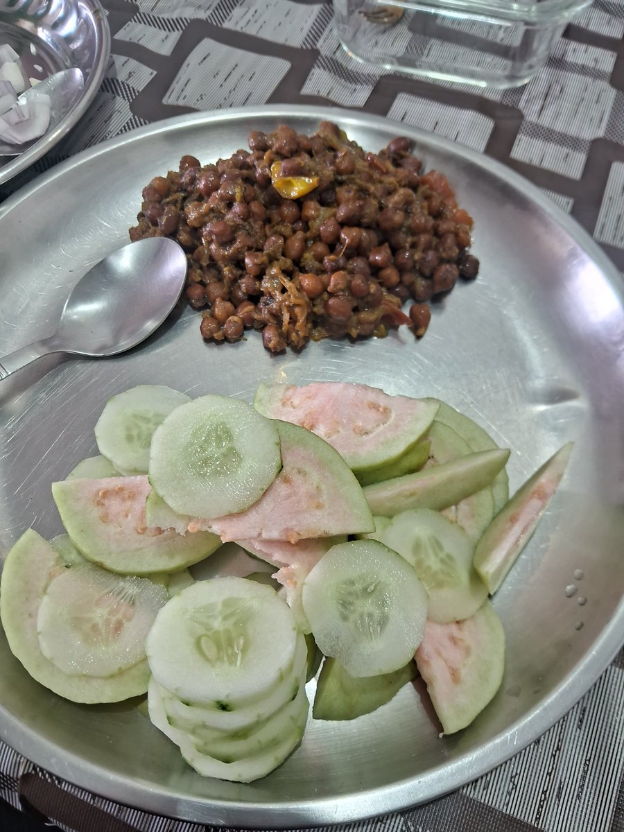 AnnuInfo's tweet photo. #Day240
Intermittent Fasting: 12 Hours
Breakfast: At 9 AM
Black Chana
Fibres &amp; Guava

Lunch
Light Lunch

Evening:
Nariyal &amp; Makhana https://t.co/Fwjpx6Ahhx
