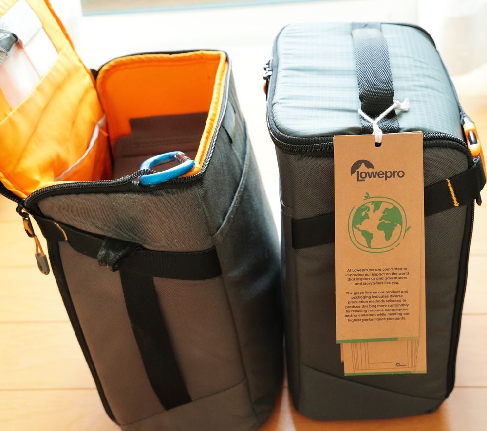 sakcol's tweet photo. カメラバッグのファスナーが両サイド剥離したので、新しいのを買ってきた。
同じ製品３代目。
もうちょっと丈夫に作ってくれ…とか、
蓋部分にハンドル付けるんじゃないよ…とか
言いたい事はあるけど、サイズがピッタリ過ぎて無駄が無いので使い続けてる。 https://t.co/YM3mWD1SsS