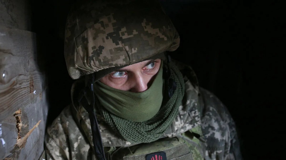 countersito's tweet photo. @diablillo1793 @therealbuni Creo que es mercenario ucraniano por el tipo de casco. El de los rusos es un tono de verde más oscuro https://t.co/Lposn2fF7z