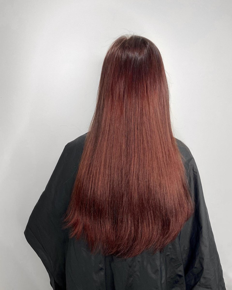 JaSohrecwn's tweet photo. Before and after, with no styling tools. Bespoke, ethically sourced human hair micro wefts create a seamless, natural look. Single-track weave extensions: no glue, metal links or tape. Maintenance every 2 months. https://t.co/rzbRVntuWH