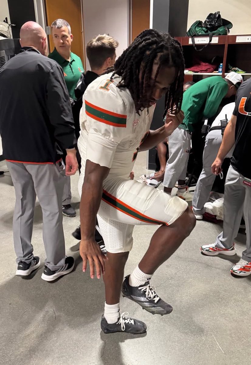floridaboycorey's tweet photo. #He1sman #GoCanes https://t.co/hQK8aVPV0P
