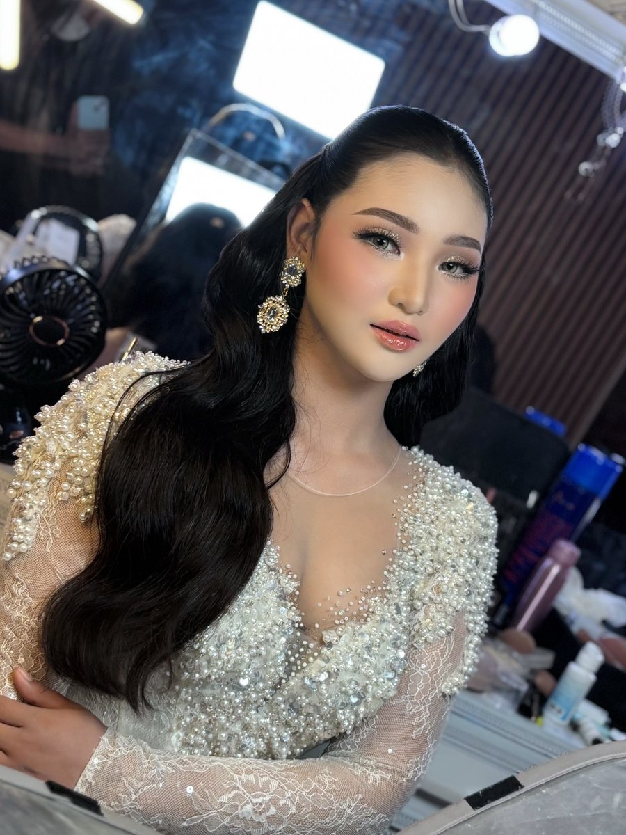 ebrupol98751990's tweet photo. Private class: Basic to Pro 
MUA: @yuliaamakeup__ 
Muse: @saskiyaa_kiaa https://t.co/Q2Py39ZVZ4