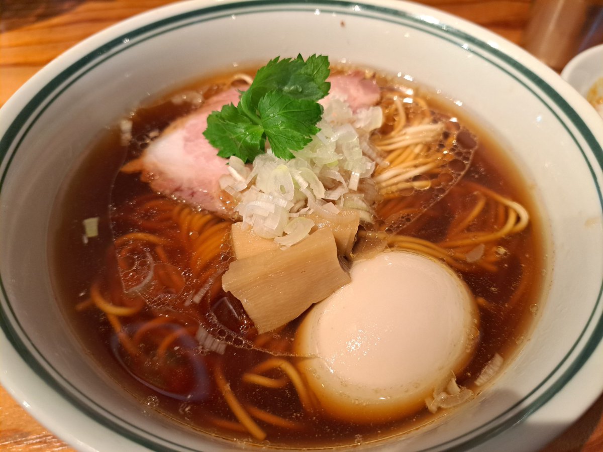 hiroPuu3's tweet photo. 今日は小平の麺尊RAGE
RAGEそばとミニカレー！
店内綺麗でラーメンはあっさり濃いめの醤油味。シンプルに好みな味でした。
ミニカレーはカレー有名店のカレーって言われてもわからないくらいレベル高し！カレーだけ食べに来たいって感じでしたっ。また来よう https://t.co/Y7eI5iHUeA