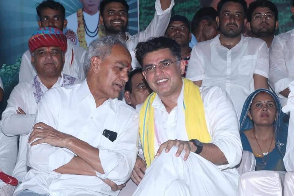 SachinPilot's tweet photo. टोंक-सवाई माधोपुर सांसद श्री हरीश चन्द्र मीना जी को जन्मदिन की हार्दिक बधाई एवं शुभकामनाएं।

आने वाला वर्ष आपके लिए मंगलमय हो। मैं ईश्वर से आपके उत्तम स्वास्थ्य एवं दीर्घायु जीवन की कामना करता हूँ।

@HC_meenaMP https://t.co/x6usIZQ4B6