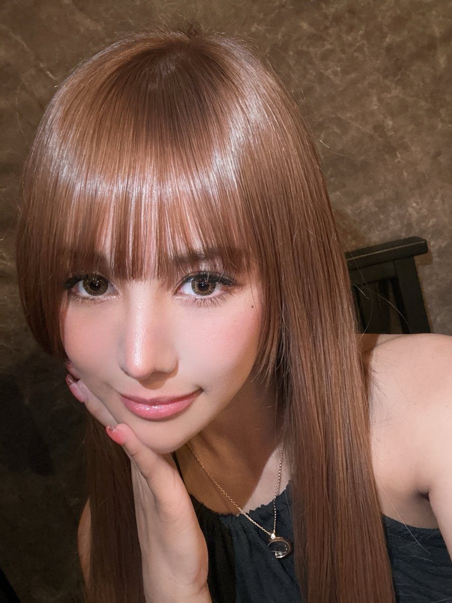 arielluv3's tweet photo. 髪明るくしちゃった🧏🏼‍♀️
夏終わったのに関係ないね⚡️ https://t.co/vJIBIPgGQ6