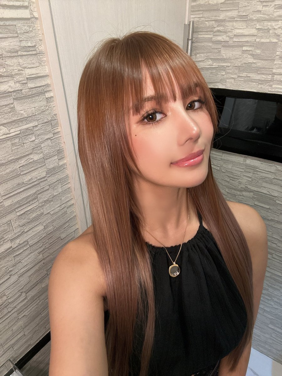 arielluv3's tweet photo. 髪明るくしちゃった🧏🏼‍♀️
夏終わったのに関係ないね⚡️ https://t.co/vJIBIPgGQ6