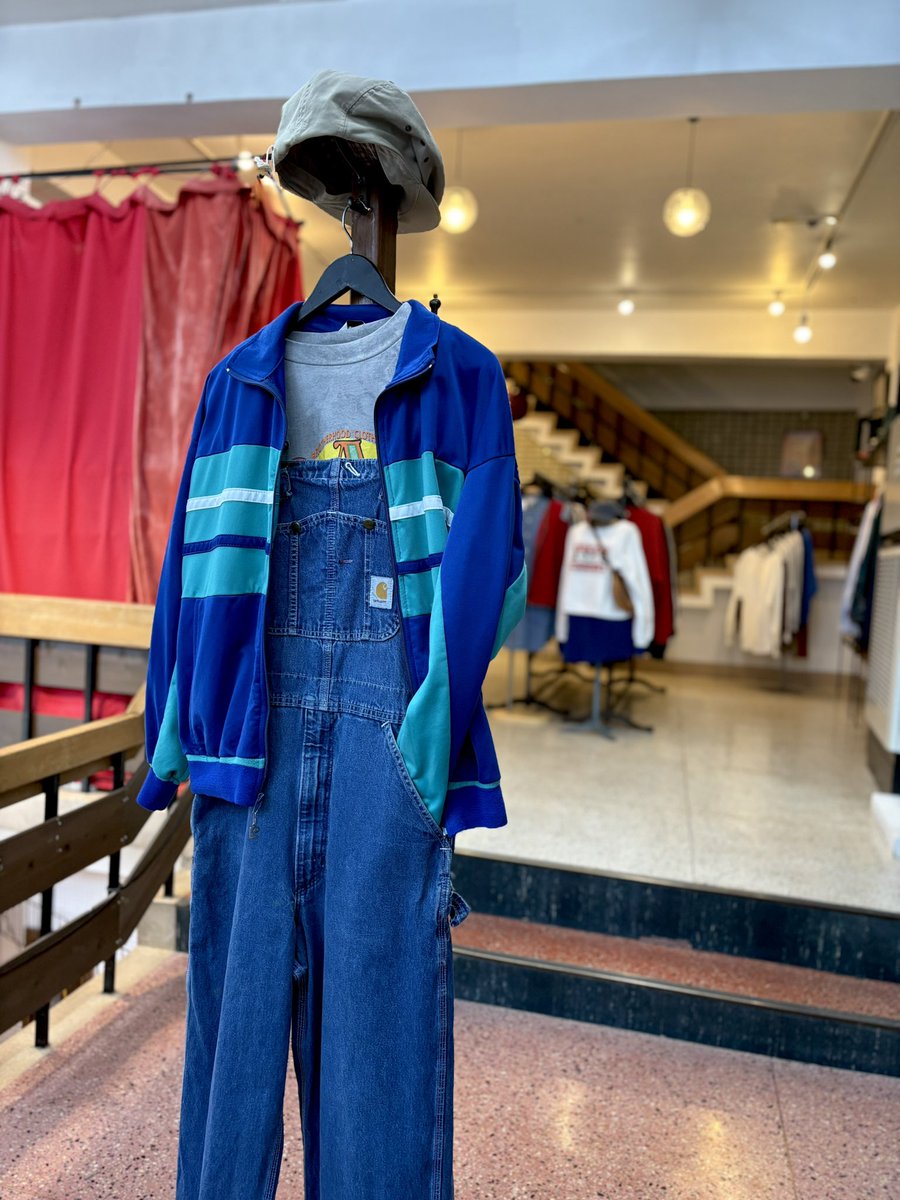 chum1979's tweet photo. Dockers
コットンハンチング
¥7,900+tax

BROTHERHOOD CLOTHING
プリントTシャツ
90年代
アメリカ製
XLサイズ
¥4,900+tax

Pierre Cardin
トラックジャケット
80年代
アメリカ製
Mサイズ
¥5,900+tax

Carhartt
デニムオーバーオール
00年代
アメリカ製
W37 L32
¥14,600+tax https://t.co/gIRXT4erOQ