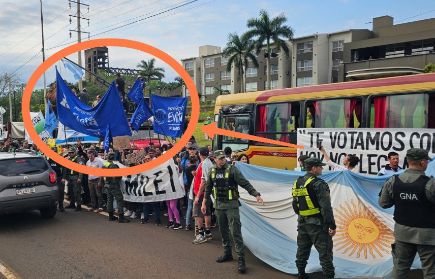 danielorloff's tweet photo. Resulta que las agrupaciones Peronistas votaron a Milei en Misiones y hoy están "arrepentidas". Obviamente van a decir que en realidad solo fueron a acompañar a los arrepentidos, no que el movimiento era político. Claro.... https://t.co/nkzwnZdyyq