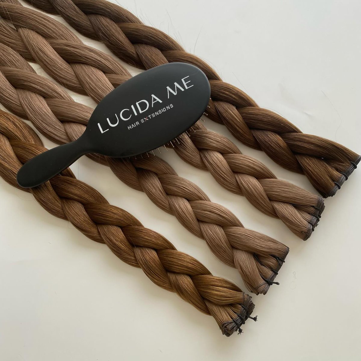 GavinUlloa's tweet photo. In-stock hair ready to ship. Delivery in 2–3 business days. Genius Wefts: 18", 20", 22" 
Machine Wefts: 18", 22" 
Tape-In Hair: 18", 22" 
Flat/K Tips: 18", 22 https://t.co/bOtze7OWwy