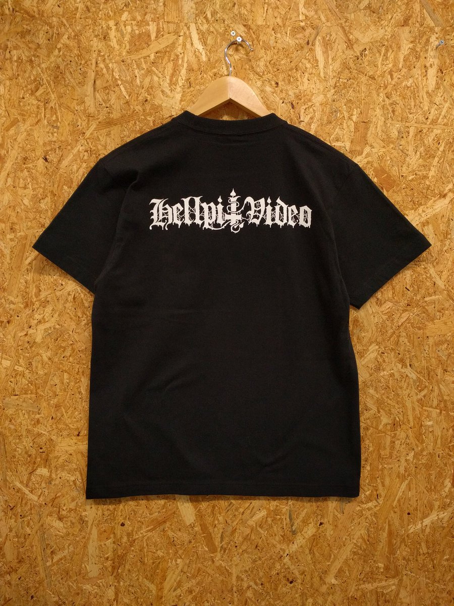 HellpitV666's tweet photo. 本日よりHELLPIT VIDEOオリジナルTシャツ(ブラック/ホワイト)発売致します！
S〜XXLのサイズ展開
価格は
S〜XL: 3600円
XXL: 3900円

よろしくお願いします！！ https://t.co/Lg6lMGulkf