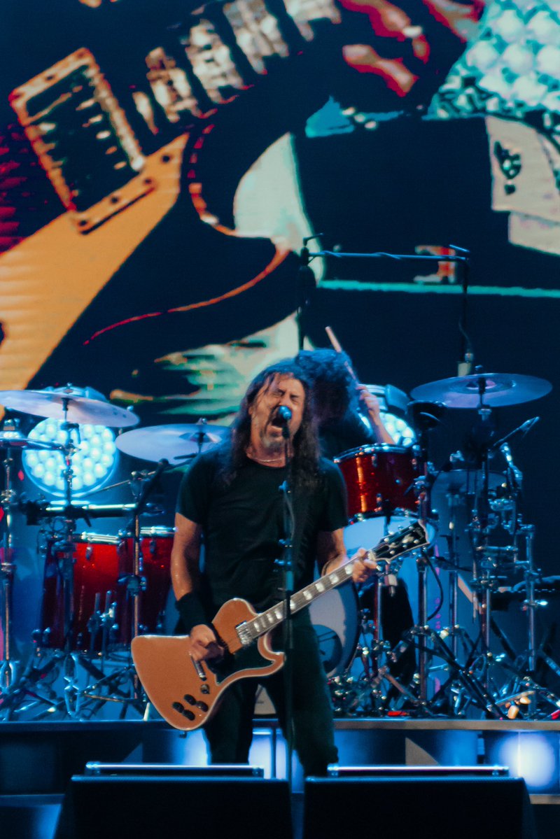 tracklist's tweet photo. Foo Fighters fazendo HISTÓRIA no palco do #RockinRio 🥹 #TrackinRio 

📸: Ane Ferreira / Tracklist https://t.co/mxZhUuNdgT