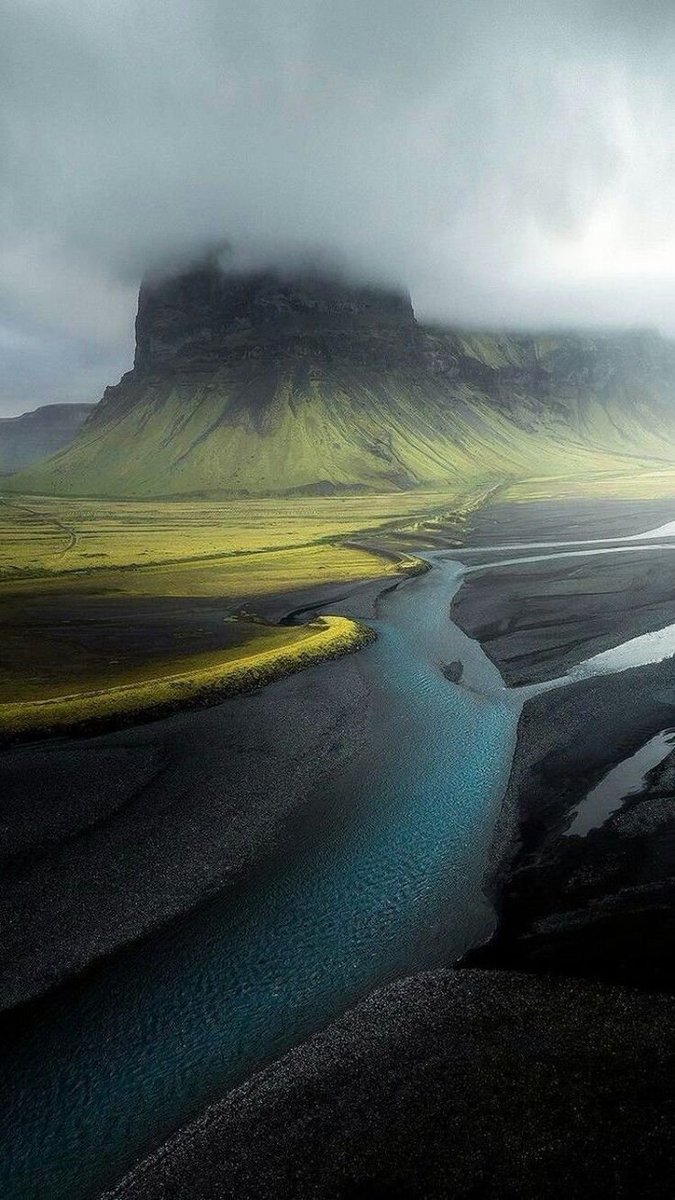 flower6260's tweet photo. Iceland https://t.co/3G7yzOatzd