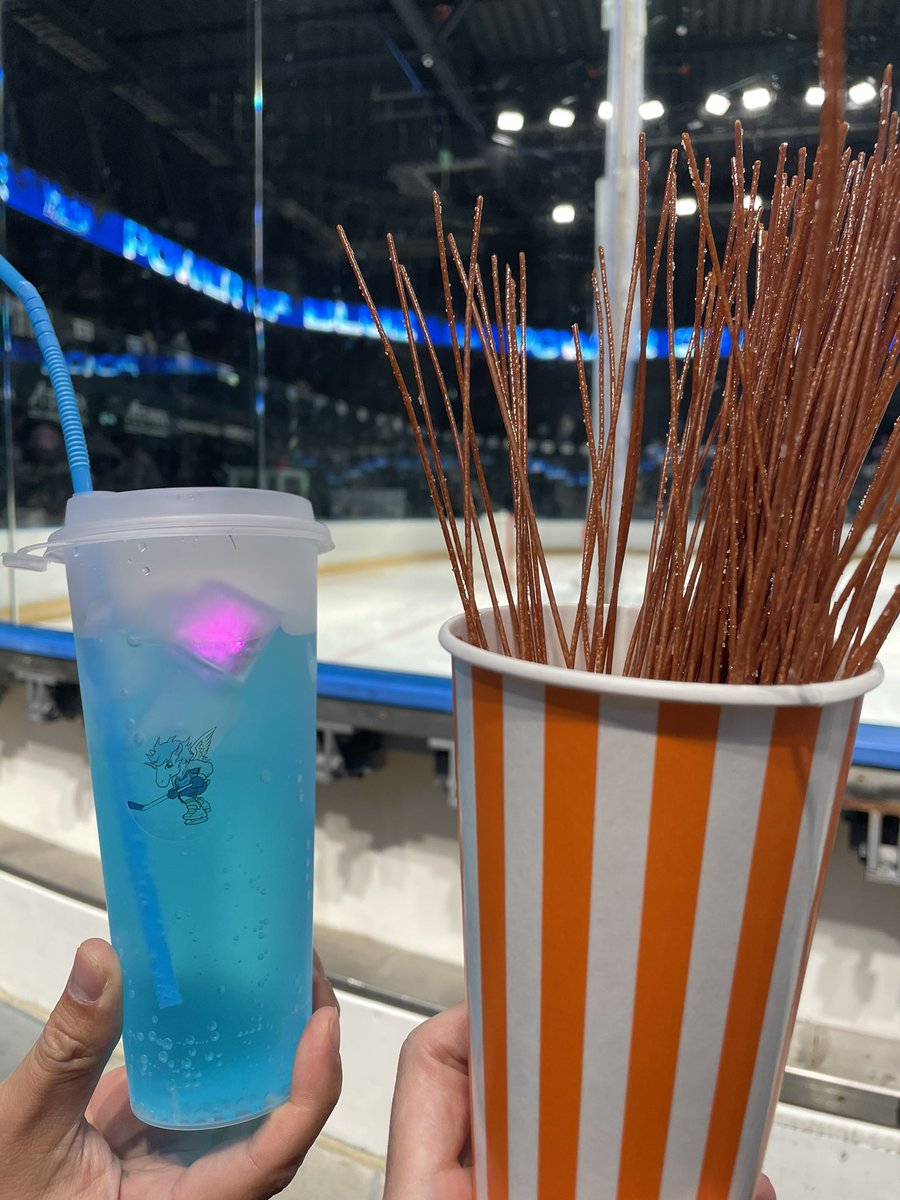 SaintsSBChamp's tweet photo. 新生フリーブレイズ
Let’s go!!

#NHLの100万倍面白い https://t.co/YVufGSG6wl