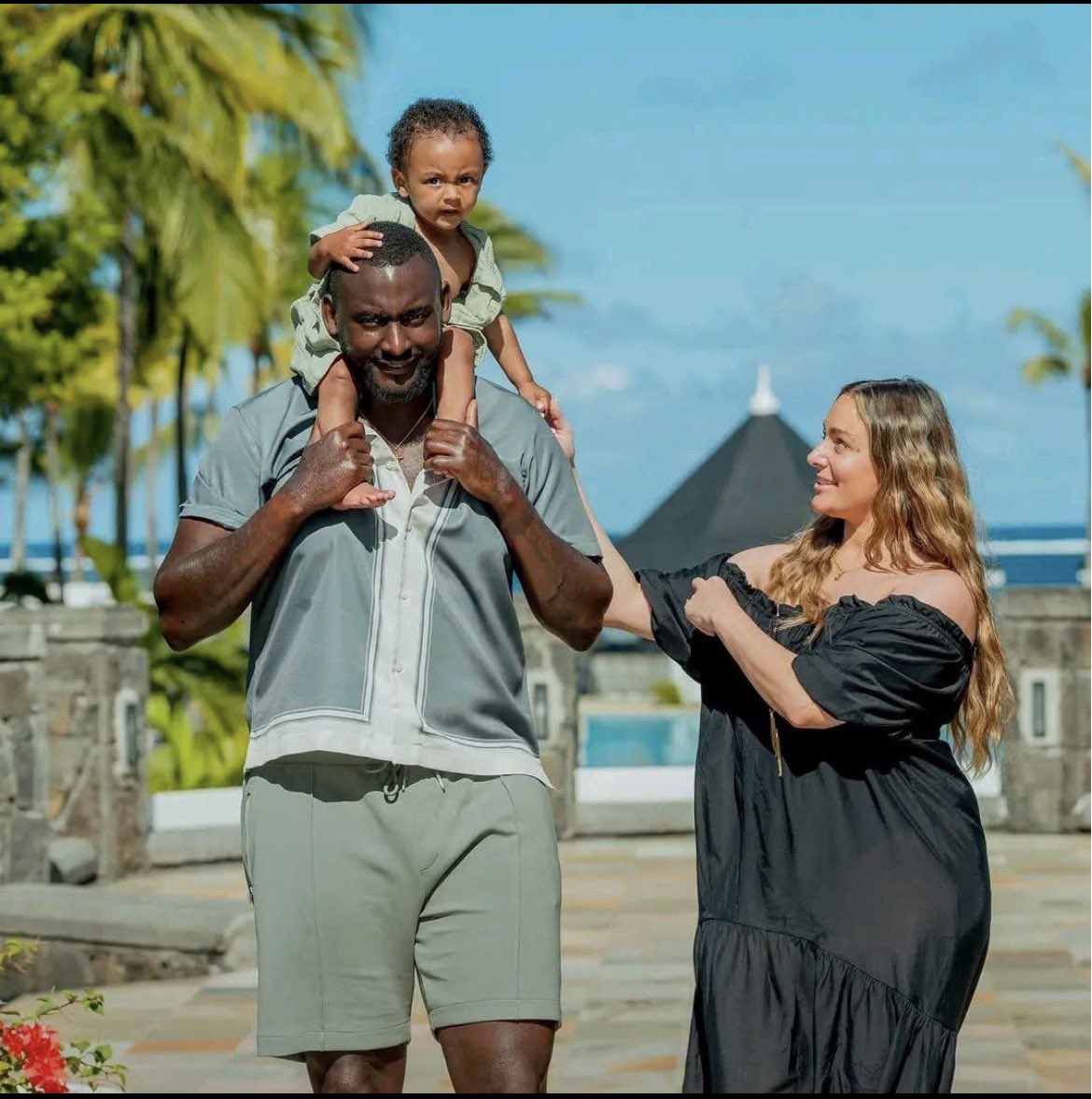 lydiaavian256's tweet photo. So when they divorce, she will be taking half of the kingdom ? https://t.co/723oVtZ4Vu
