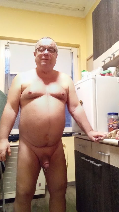 m12jani02's tweet photo. Jó reggelt, nagyon szép napot mindenkinek😍
#naturist #nudism #naked #coffee #coffeetime #piercing #goodmorning https://t.co/18f2sb9b8i