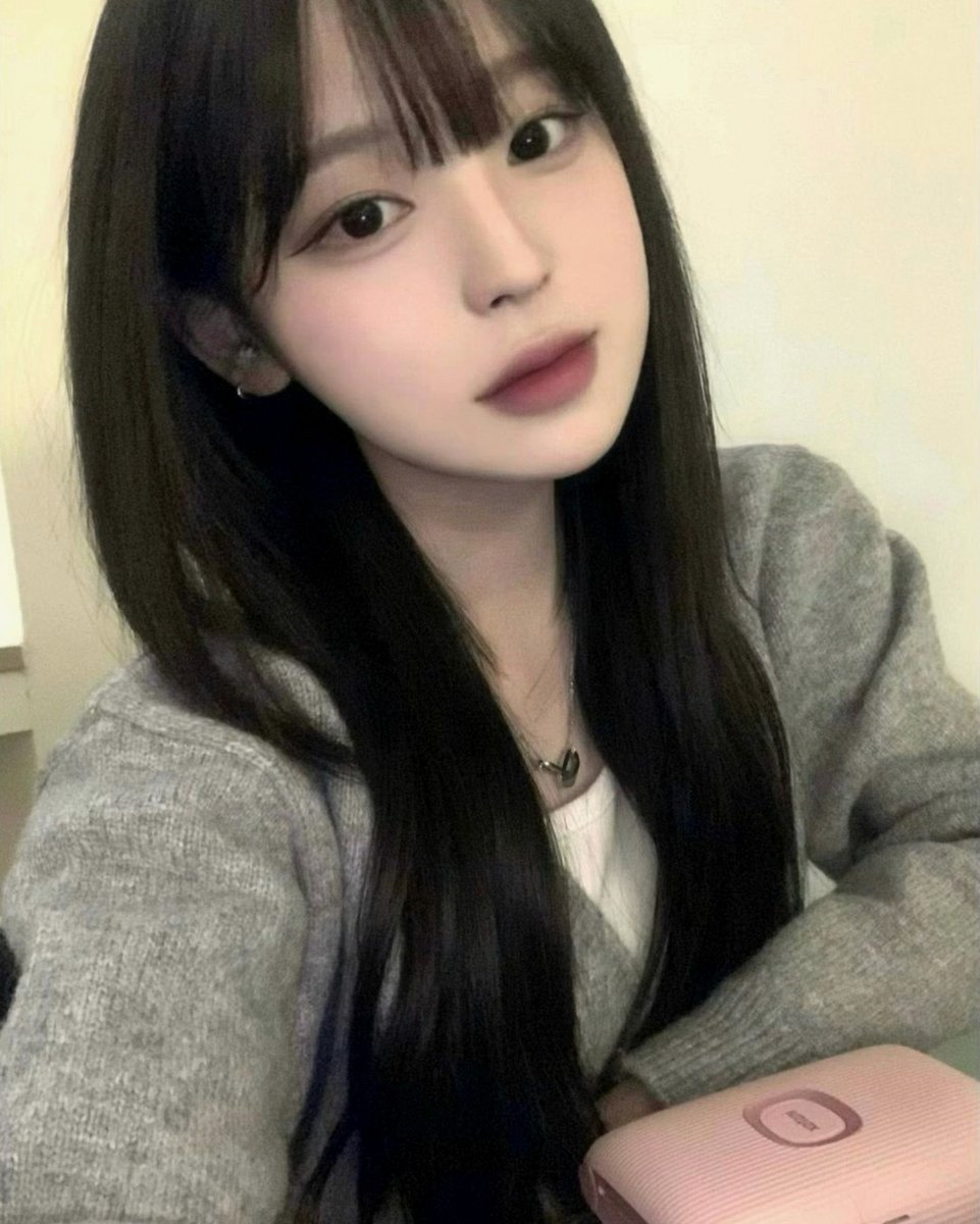 Lyn20111's tweet photo. 童貞は「居酒屋デート」が下手すぎ。
❌
👨ガヤガヤしてるね、声聞こえる？
👩え？なんて？
👨あ、ごめん！もっと大きい声で話すね！
👩（…必死すぎて疲れるな）
👨焼き鳥食べる？あ、串から外してあげるよ！
👩あ、ありがとう（…余計なお世話だな）
⭕女を依存させる強者👇 https://t.co/FRKna5B3Bg