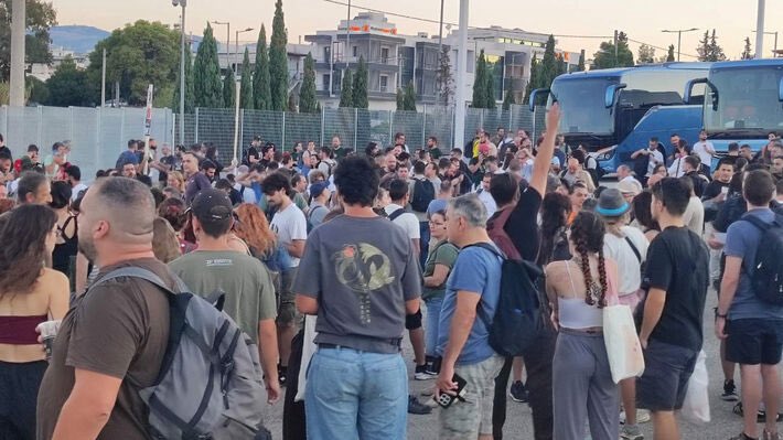 red_salute's tweet photo. Χιλιάδες ήδη στους δρόμους για Θεσσαλονίκη!

Το σημερινό συλλαλητήριο θα γράψει ιστορία.

Το μήνυμα προς την κυβέρνηση θα ακουστεί παντού!✊

📍Πλ. ΧΑΝΘ
🕠17:30 https://t.co/L04OzqcQwy