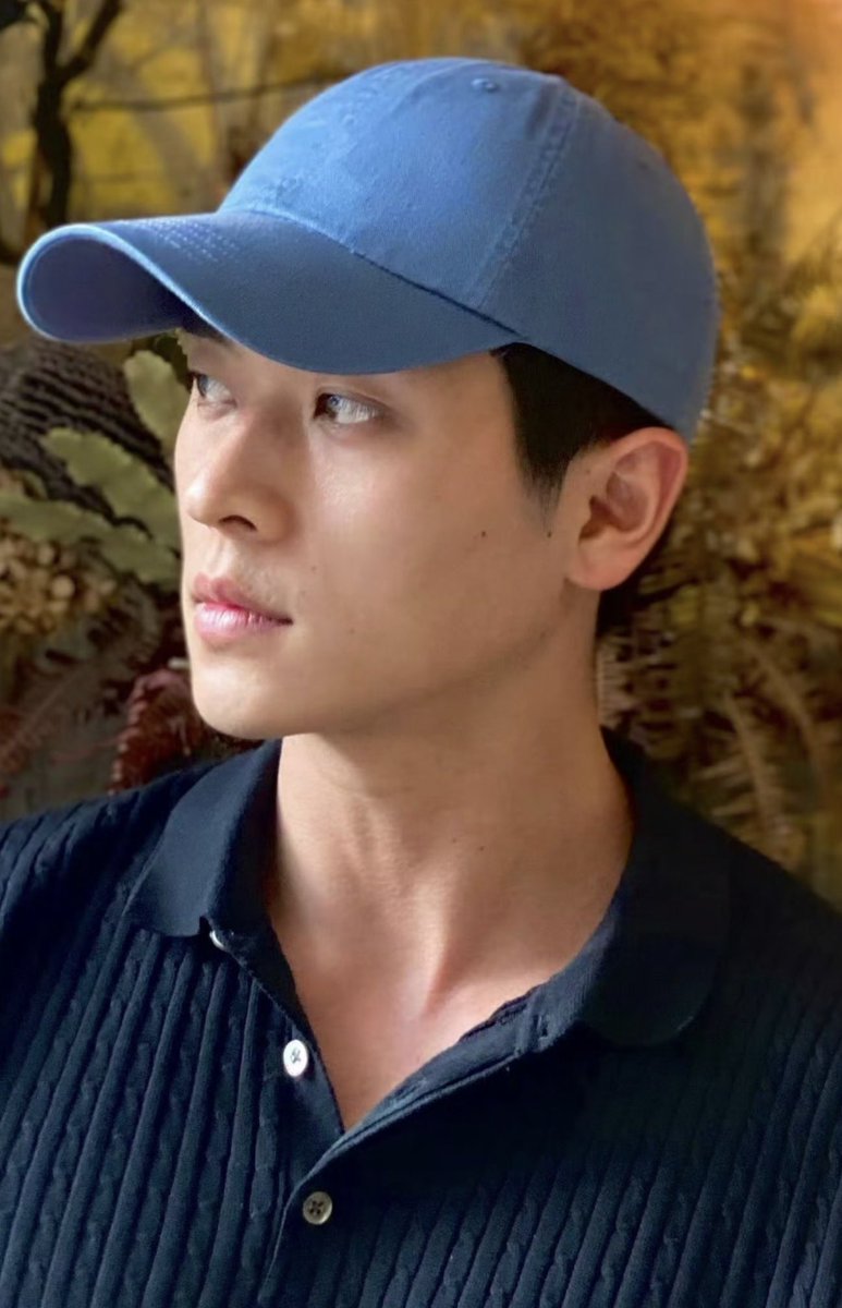 BennyLwge's tweet photo. ลุคหน้าสดแบบแด๊ดดี้พี่จ๋ายกให้รูปนี้อันดับ 1 อีกกี่ปีจะได้เห็นทรงลุงเป็นทรงแด๊ดแบบนี้อีก 55555555 https://t.co/nj2SYIqdgh