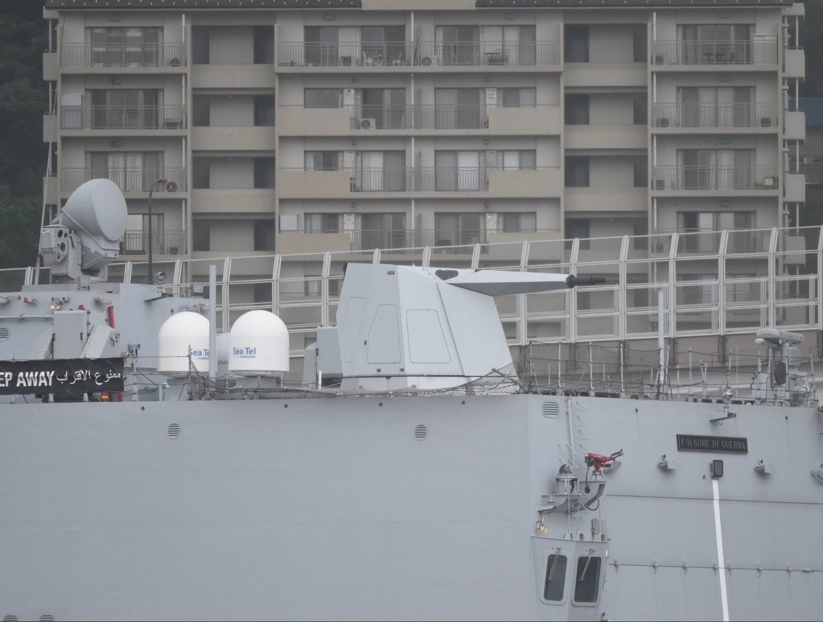 junkst1's tweet photo. 兵装は
•OTO64口径127mm単装速射砲LWx1 •シルヴァーA70 VLSx16
•OTO62口径76mm単装速射砲ソヴラポンテ型x1
•エリコンKB 25 mm 機関砲x2 •WASSB-515 324mm三連装魚雷発射管x2
同級は哨戒型（Light）、中間型（Light+）、重武装型（Full）と武装が3タイプあり、ネーレはFullのためVLSと魚雷も搭載。 https://t.co/e9ZfFh2OCp