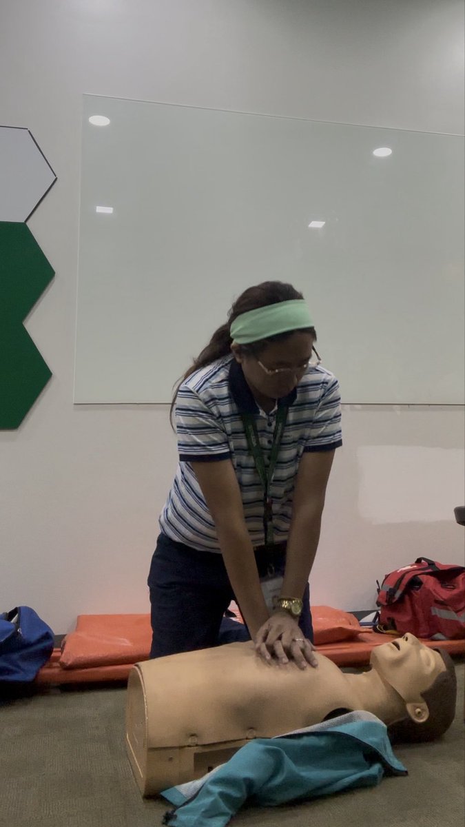 ruthay036's tweet photo. During the first aid training https://t.co/e1ijPTMEAW