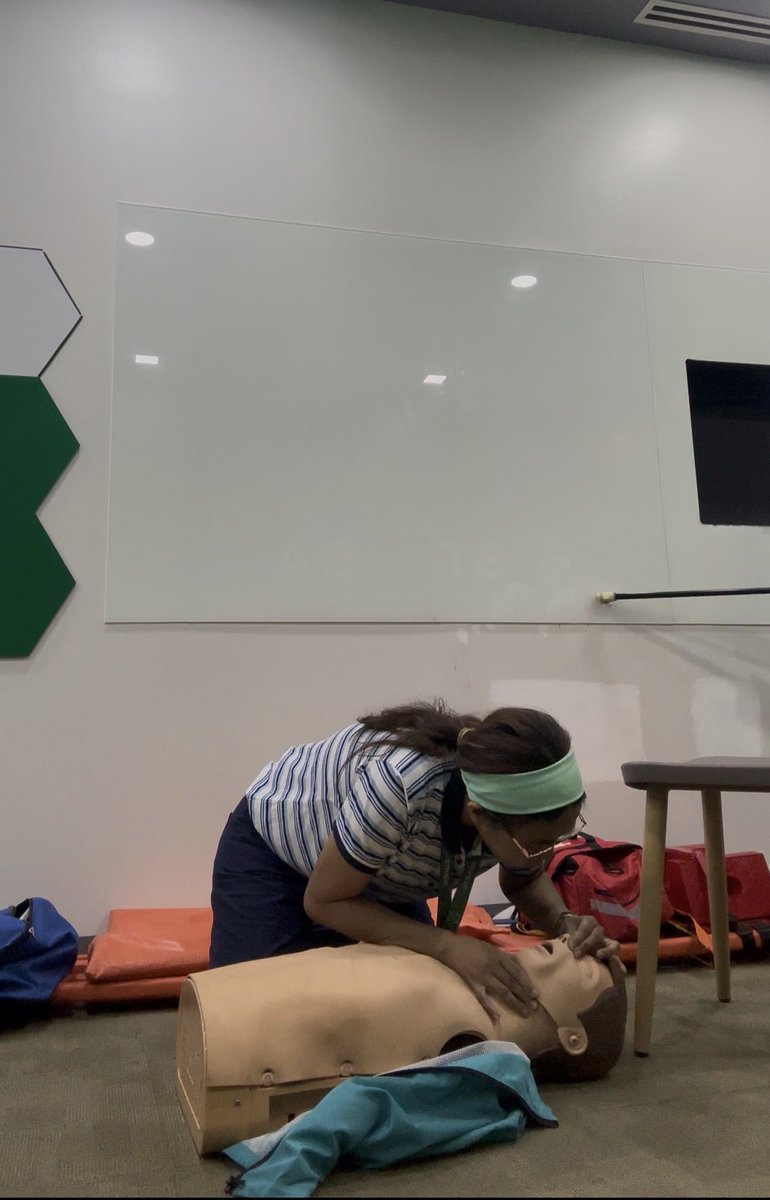 ruthay036's tweet photo. During the first aid training https://t.co/e1ijPTMEAW