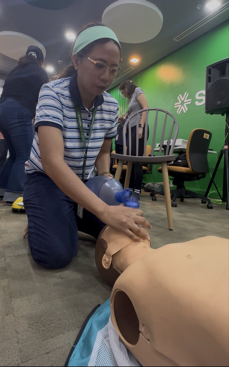 ruthay036's tweet photo. During the first aid training https://t.co/e1ijPTMEAW
