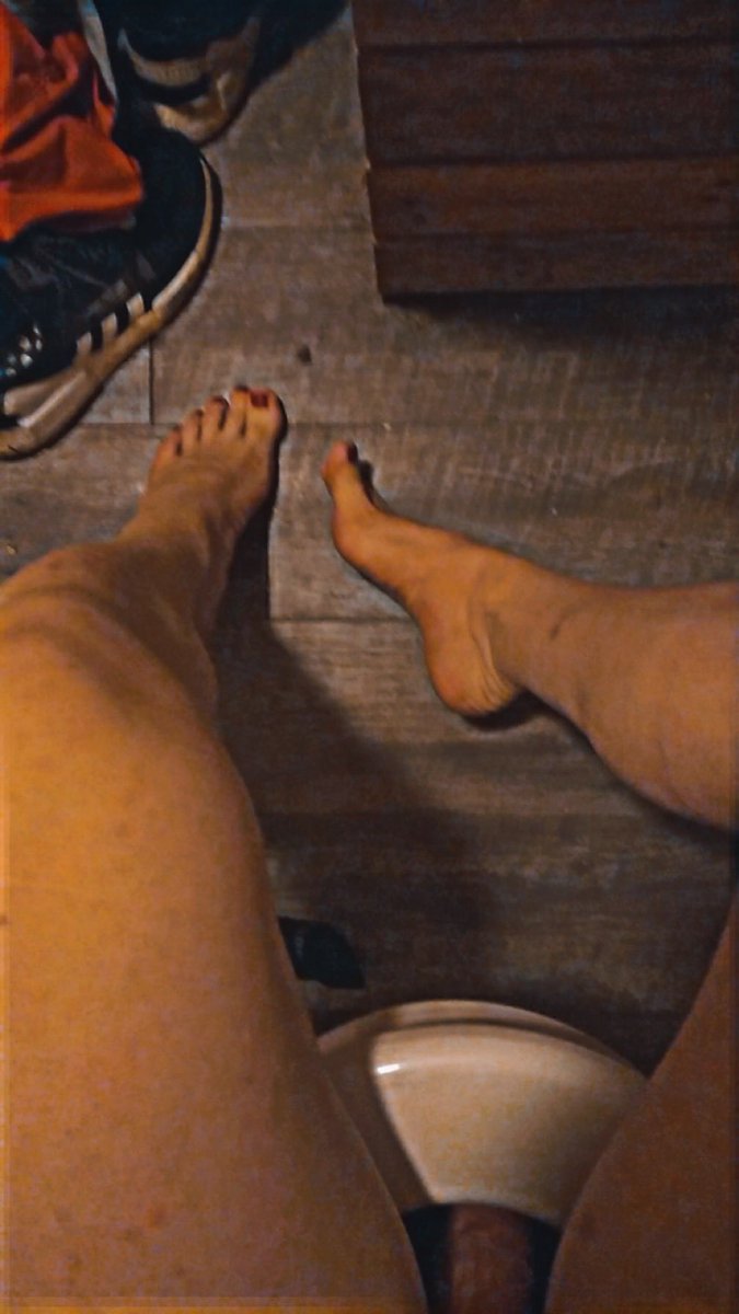 JustinThedyir's tweet photo. @Andrew5mq #feet #malefeet #footfetish #cashmaster #findom #footworship #cashslave #paypig #humanatm #domination #tranpling #bwc https://t.co/I4tFIg6Jnq