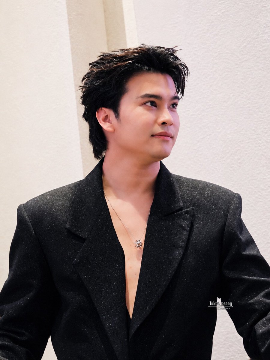 PenZa_Taa's tweet photo. หล่อแบบพี่ดาราเป็นงี้เอง 🫠 มุมหล่อสองข้างเท่ากัน

NONT PRAEW AWARDS PARAGON

#SiamParagonxPraewxNont 
#NONTANONT
#PraewAwards2026 https://t.co/1iuBtCn5Wv