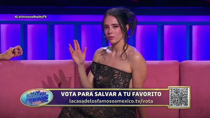 CxldVenomm's tweet photo. Arantza haciendo la Memo señal 🖖🏻 

#LaCasaDeLosFamososMéxico https://t.co/kILc2a43Yh