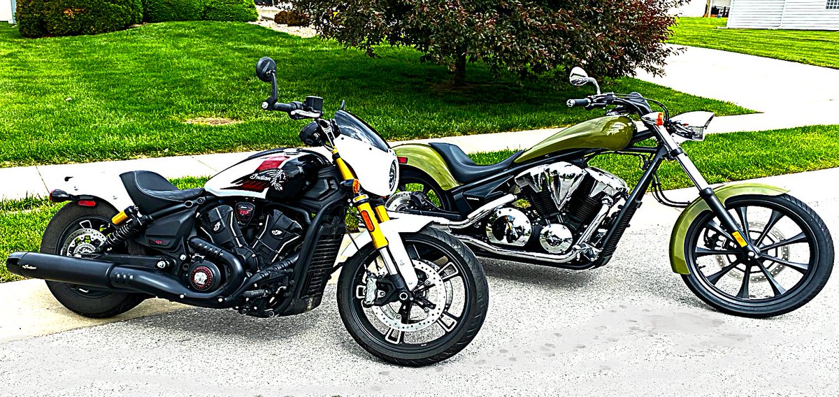 Moto_History's tweet photo. Here is my Indian Scout and Honda Fury. Both reflect American style. #mymotorcycles #allthingsmotorcycle #motorcycleenthusiasts #motorcyclerider #motorcyclestyle https://t.co/LcW5ZRRpVG