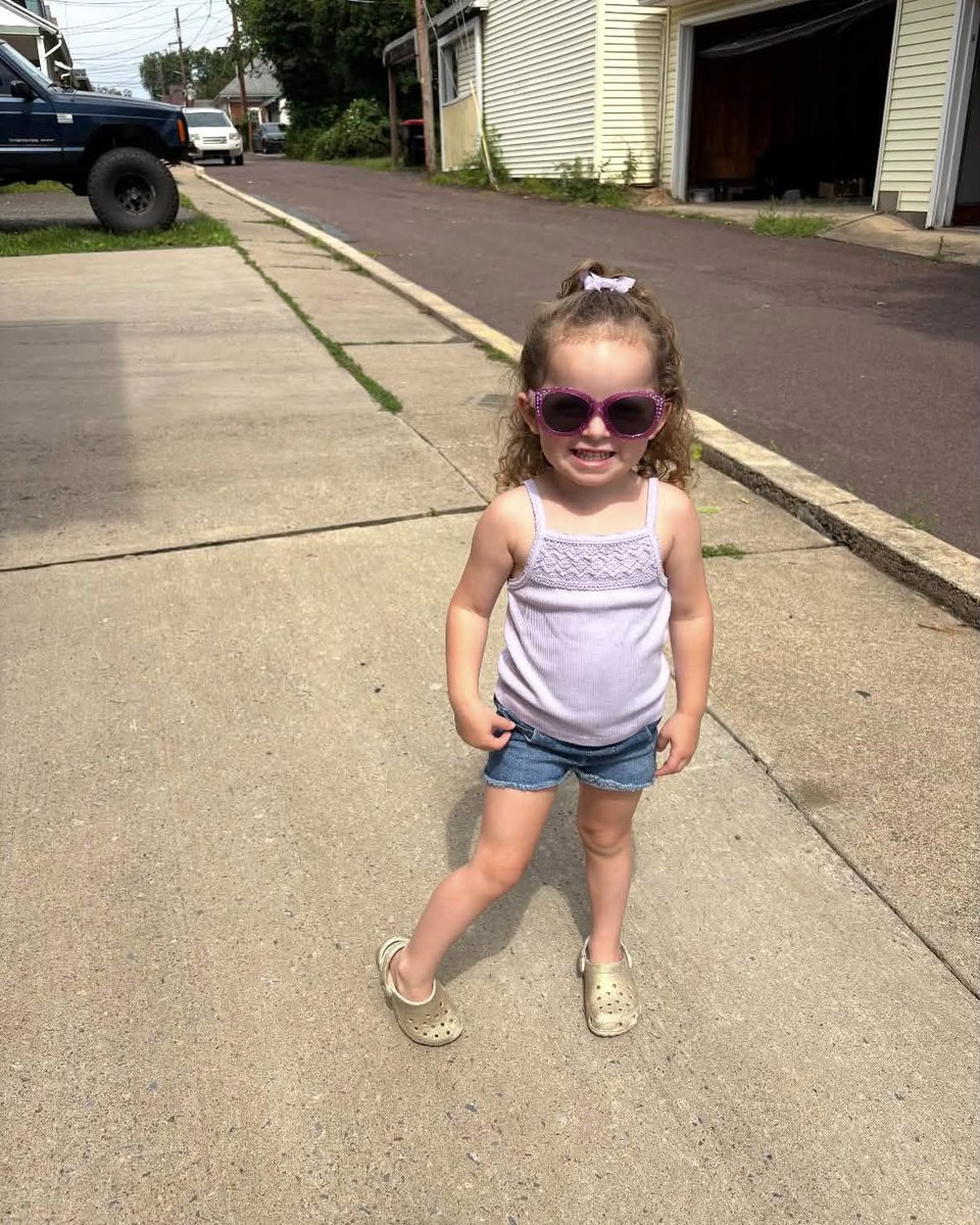 Fagner_kessler's tweet photo. My little tweets. Sending nanny the peace sign. They know. https://t.co/R4IUxxOJm6