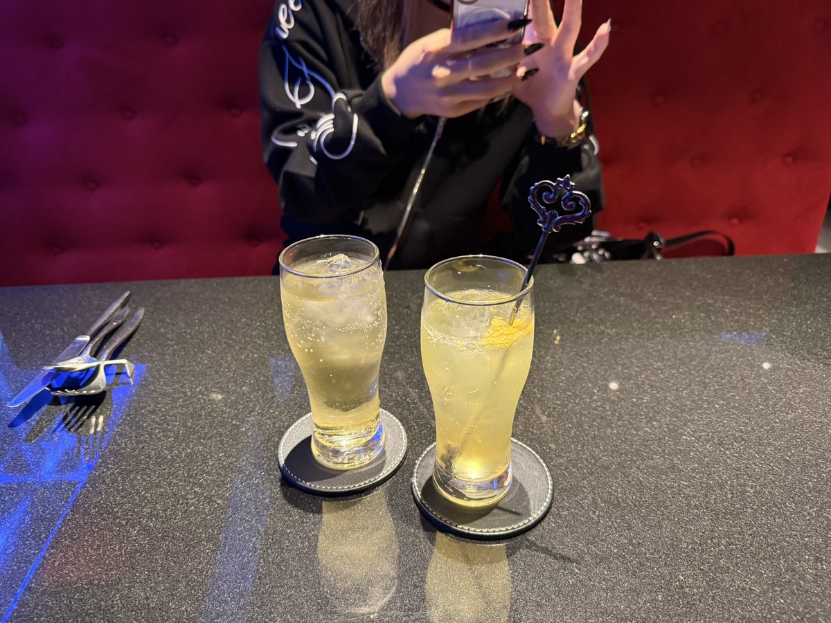 asahigaiku's tweet photo. お酒呑ましてどーすんのさー😒😒
酔ったら介護お願いね❤️
#ニューハーフ #男の娘 #新宿二丁目 https://t.co/oocx5G6Y69
