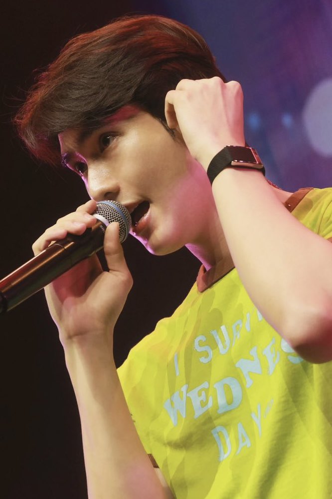 mademybabe's tweet photo. มาในลุคของช็อคโกแลตดูไบม้าก เอ็นดูววว หุ่นบุ๊คคือดีมาก หล่องะ จั๊นเสียชี ㅜ_____ㅜ https://t.co/iZgpaypAFu