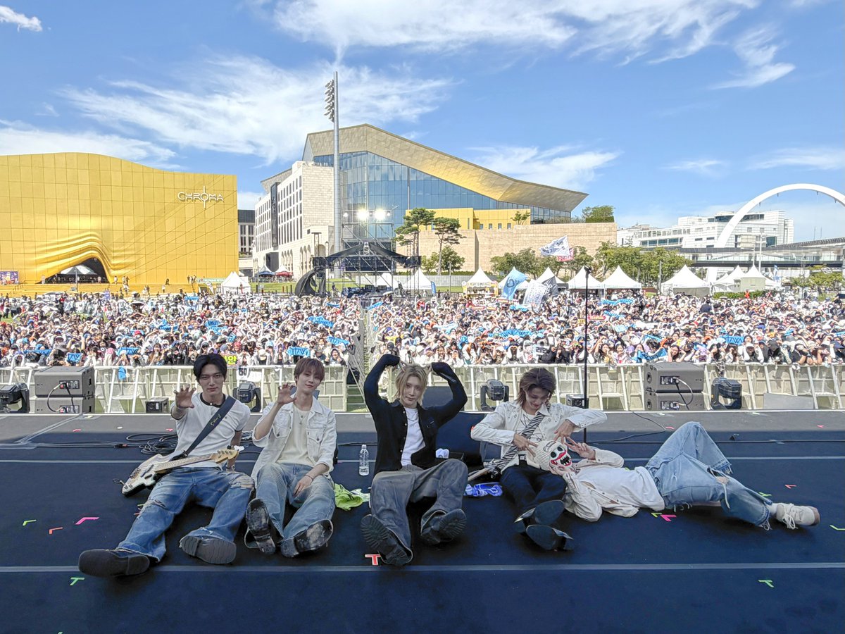hrtzwav's tweet photo. #SPF2026 | #260905

낭만 가득했던 사플페
하츠온과 함께라면 매 순간이 ALIVE💜

#hrtzwav #하츠웨이브 https://t.co/c0NLbMXhiE