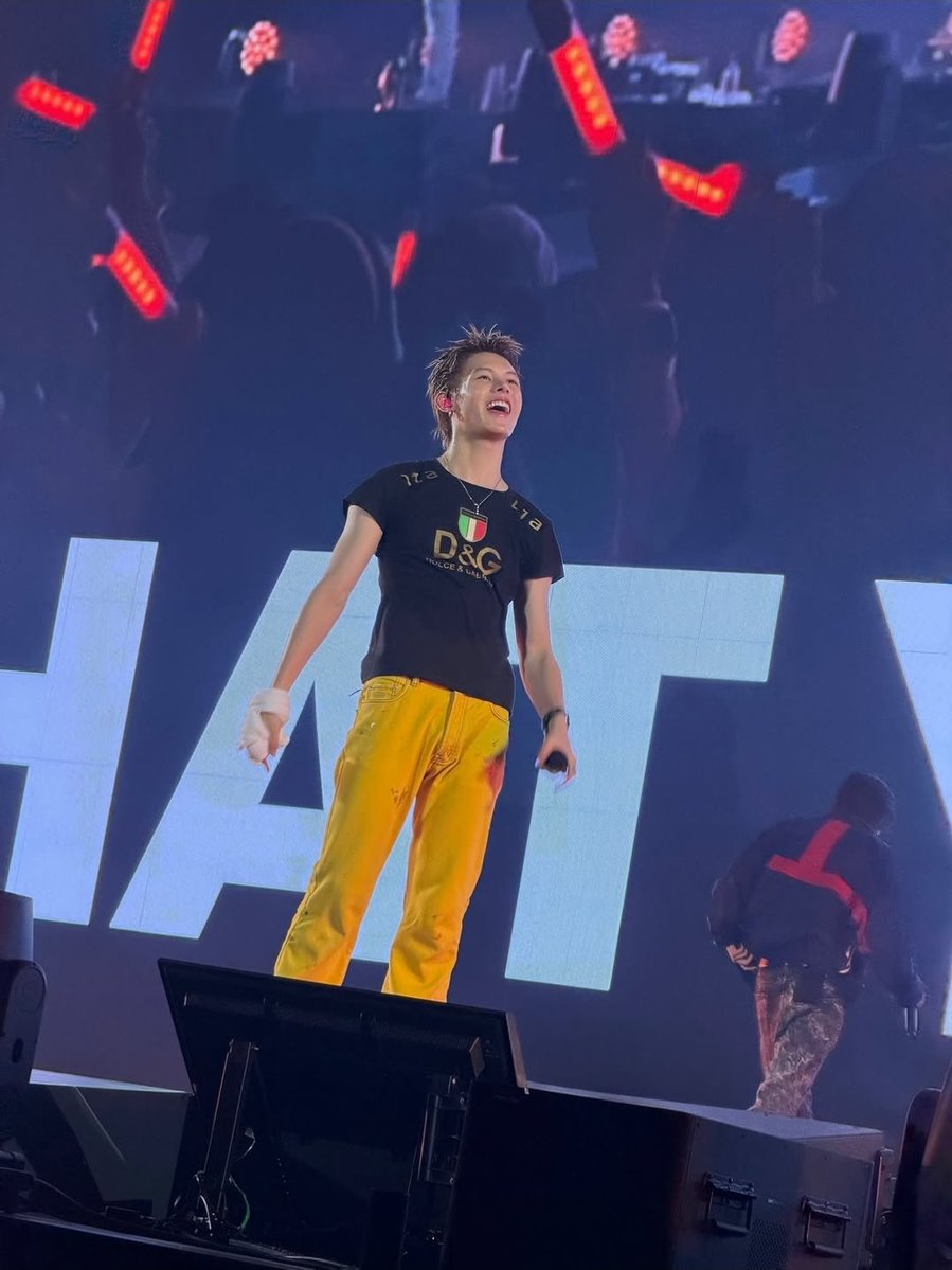 bluedesertluke's tweet photo. JAMES SE VE TAN FELIZ 😭💗 https://t.co/O88iAAC6wX